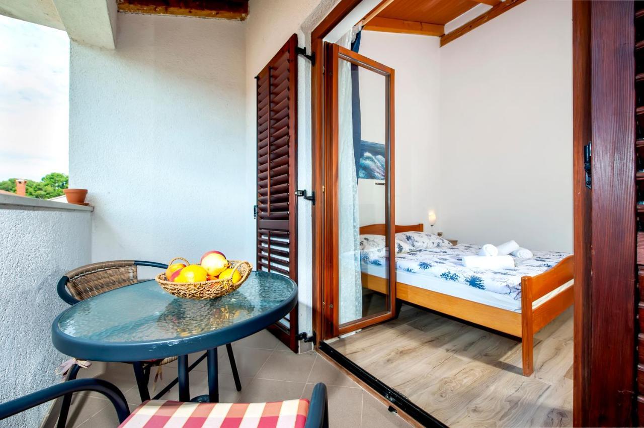 Apartman Near Beach Pelagic Sea View Rovinj Exterior photo